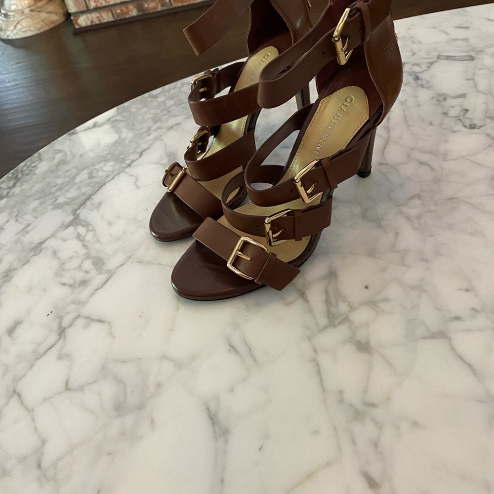 Gianni Bini 8 1/2 high heel brown leather shoe